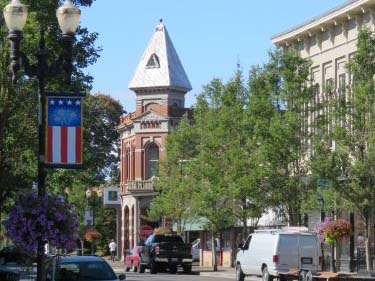 Street view of historic downtown Independence